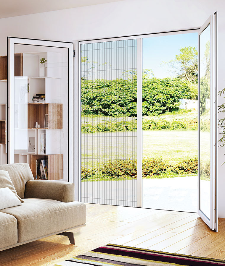 Moustiquaire enroulable pour porte