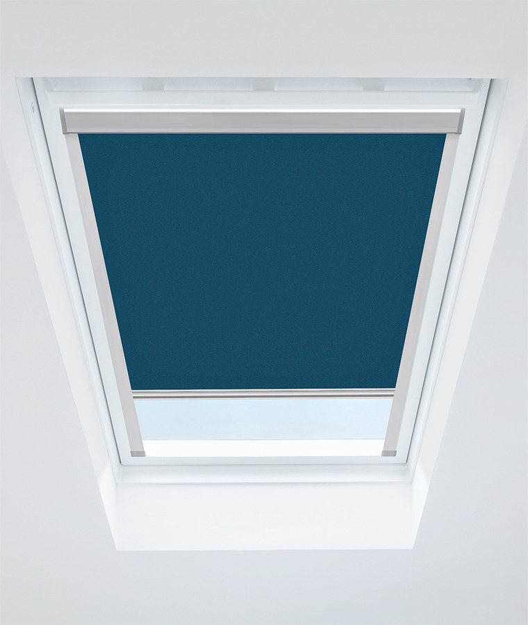 Store pour fen�tre de toit tamisant bleu p�trole